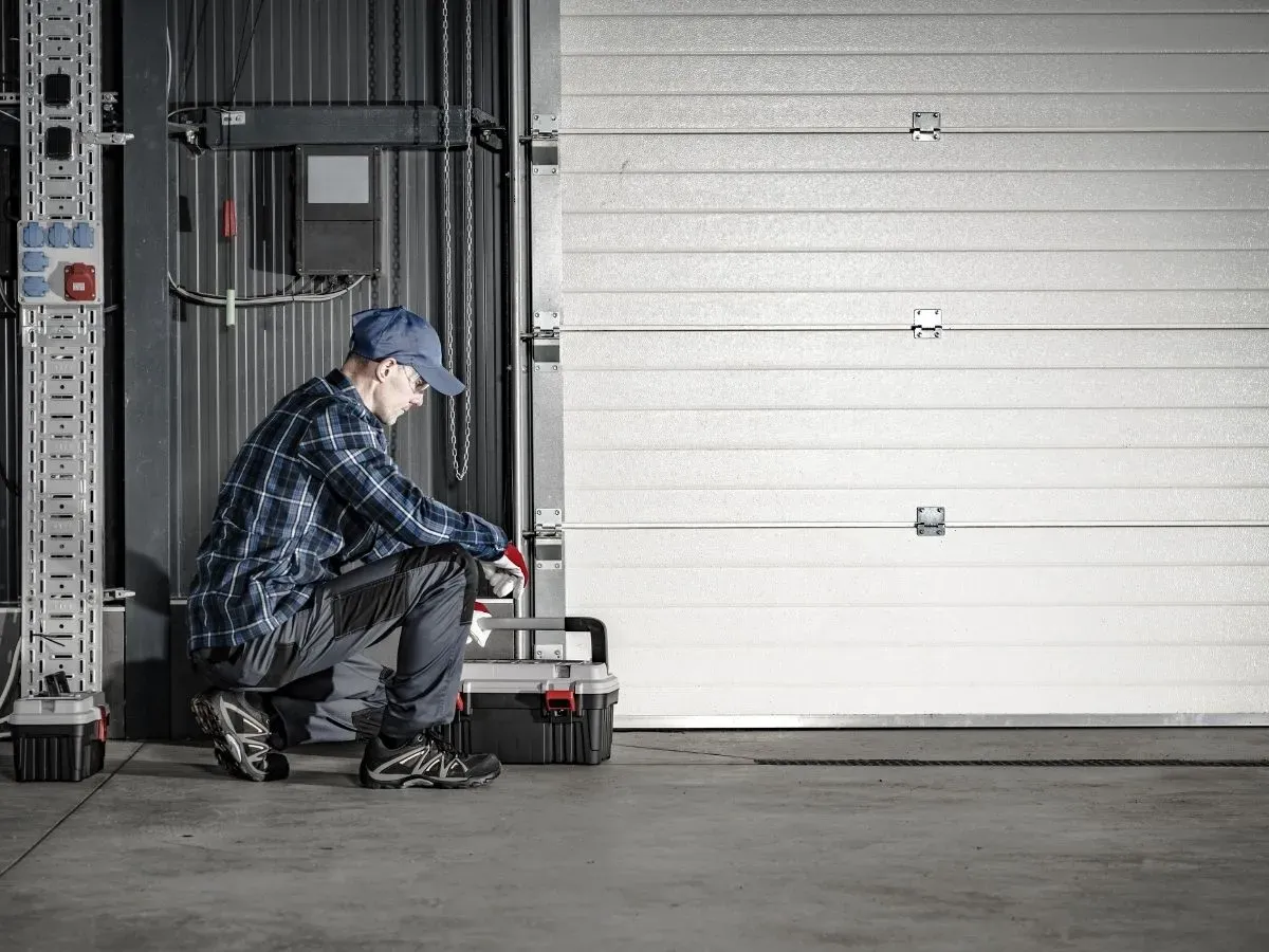 What Are Standard Commercial Garage Door Sizes?