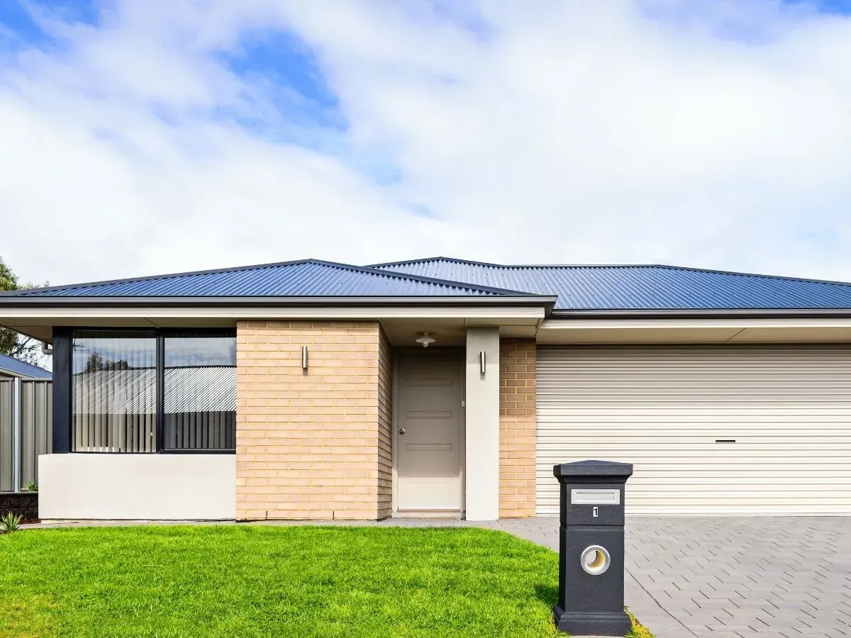 WiFi-Connected Garage Door Openers: Features & Benefits